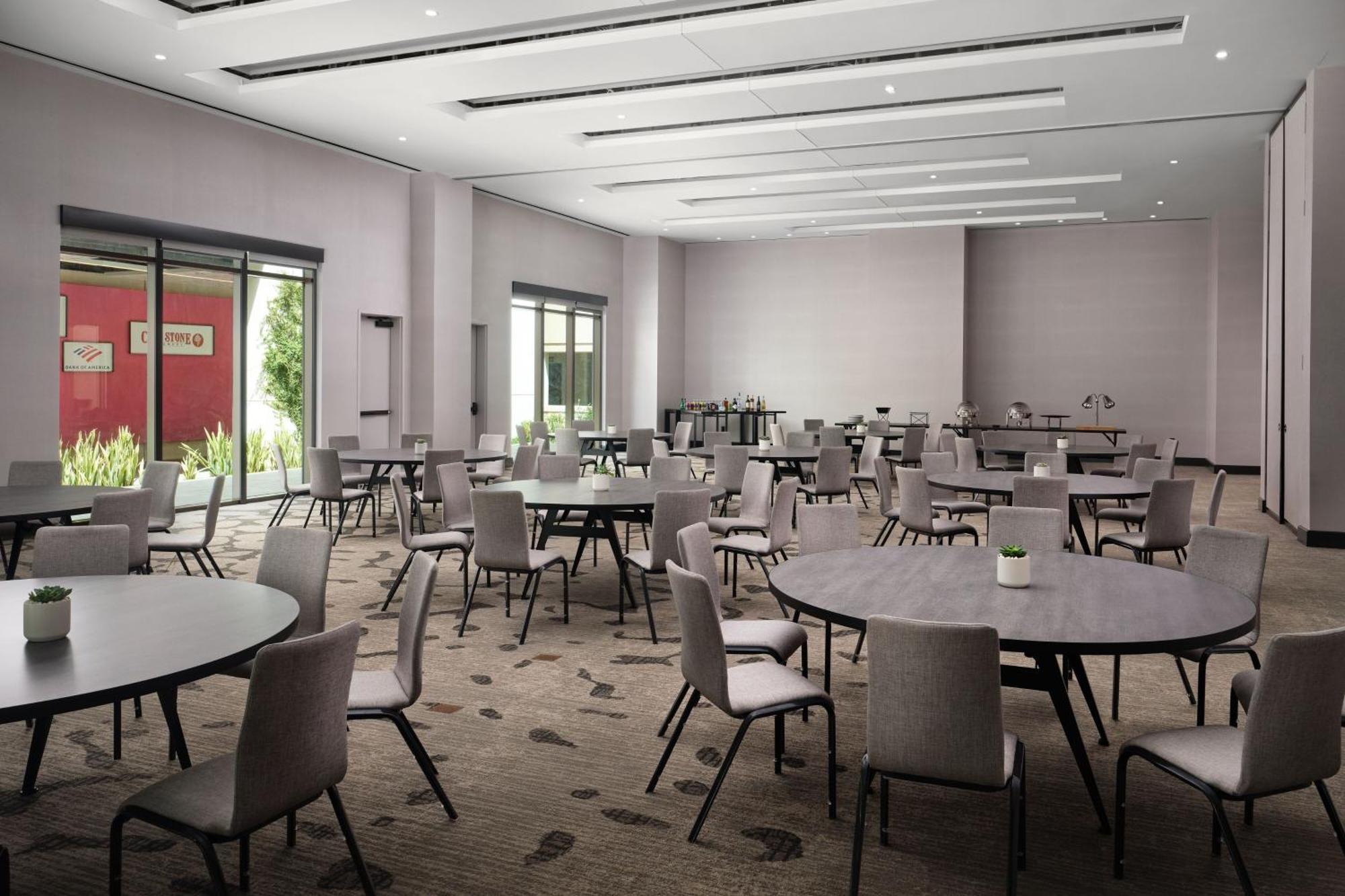 Ac Hotel By Marriott Phoenix Downtown Extérieur photo